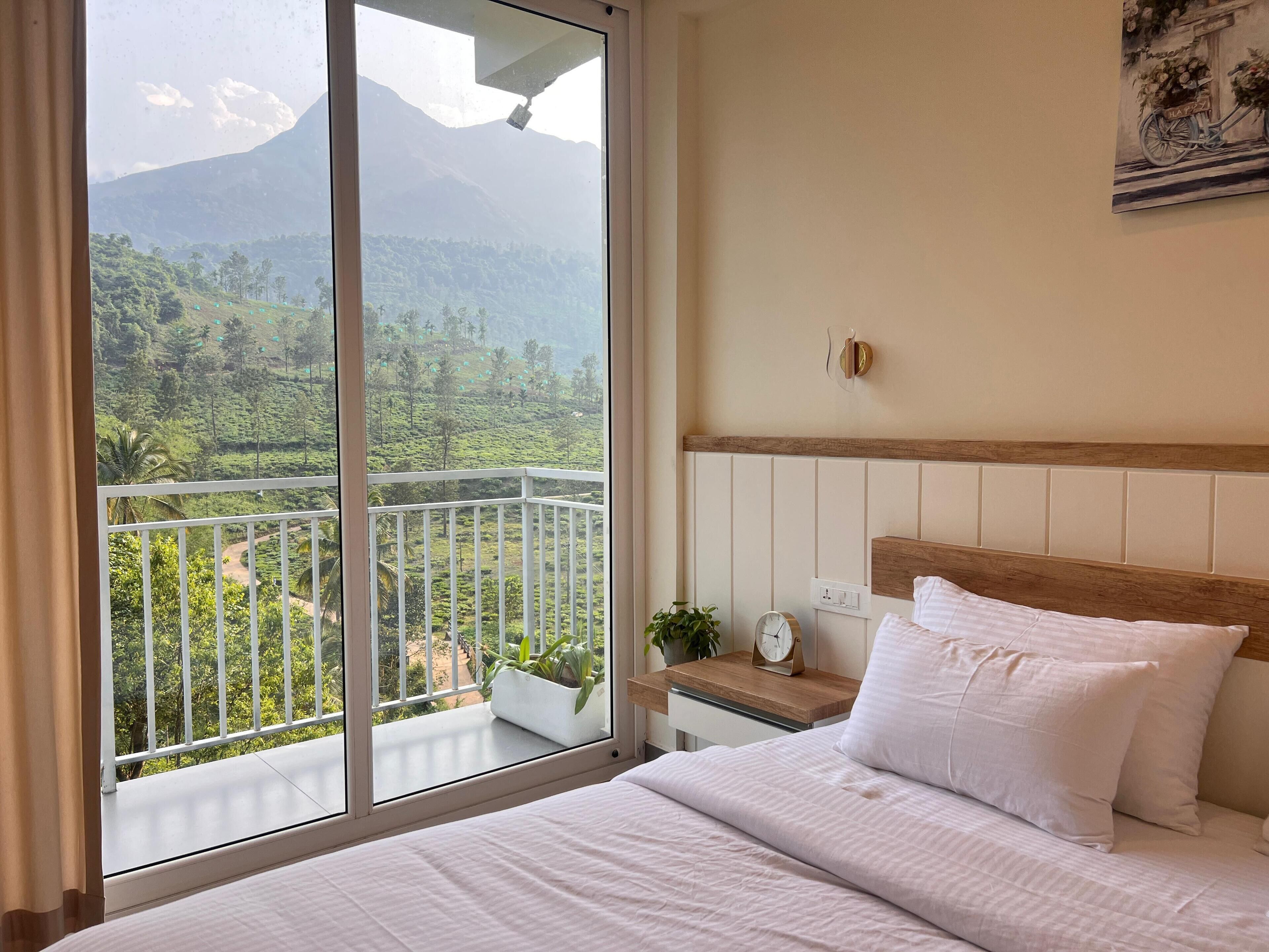 Premium bedding, iron/ironing board, free WiFi, bed sheets