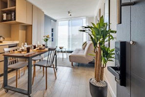 Dining - Top 1D1B*3PAX*WiFi*Metro Irrarazabal Est Nacional*Near Barrio Italia (Santiago)