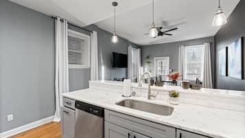 House, Multiple Beds, Patio, City View | Private kitchen | Fridge, microwave, oven, stovetop