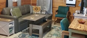 River Bungalow in lovely Dunn's Eddy, Youngsville with AC, WiFi & Fire ring.