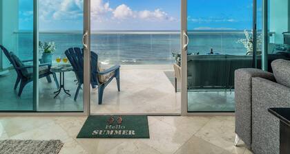 Cozy 2-bedroom apartment with AC, Wi-Fi and amazing view in charming Rosarito