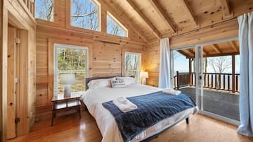 2 bedrooms, WiFi (free), bed sheets