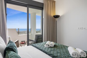 3 bedrooms, in-room safe, iron/ironing board, free WiFi