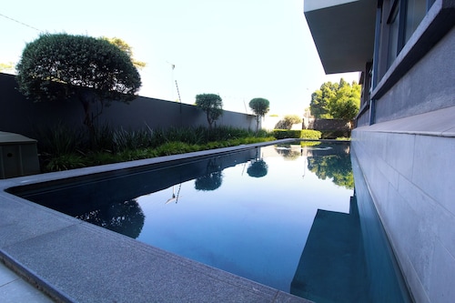 2BR-2BA - Rivonia Residence 1