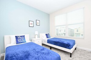 5 bedrooms, iron/ironing board, free WiFi, bed sheets - Champions Gate Gem – Pool, Spa, Near Parks (Davenport)