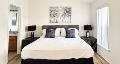 Private 3BR Retreat w/ Pool â Close to Disney Magic