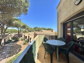 Outdoor dining - CAP D'AGDE - La Roquille beach / Ref 210 (CAP D'AGDE)