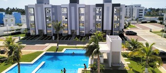 Rest and recreation apartment with swimming pool and air conditioning