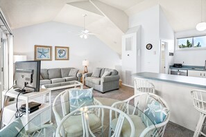 TV - Sealoft Village Retreat – Pool & Beach Access (Corolla)
