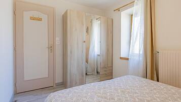 2 bedrooms, internet