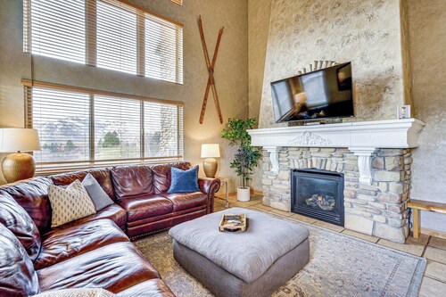 Hot Tub & Mtn-View Deck: Townhome in Eden