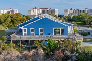 Exterior - Beach Walk, Stunning Views, Deck, & Beach Toys (North Topsail Beach)