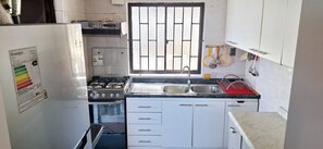 Microwave, stovetop, dishwasher