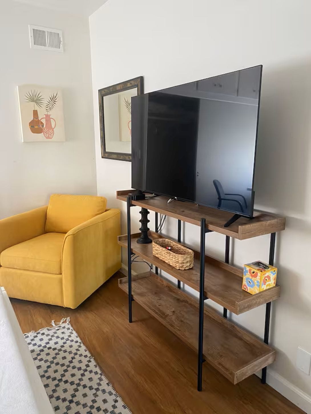 Cute Cottage Style Unit - Torrance, CA