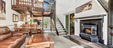 Télévision, cheminée