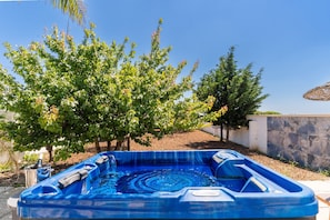 Baignoire à remous extérieure