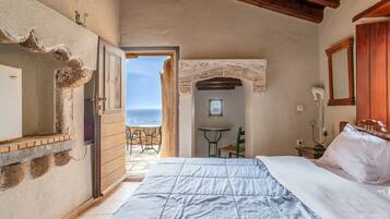 5 bedrooms, free WiFi, bed sheets