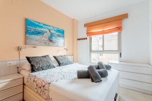 2 chambres, fer et planche à repasser, Wi-Fi gratuit, draps fournis