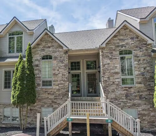  BigBoulder TwnHome for 14, Ski/Tube just 1/4mile!!