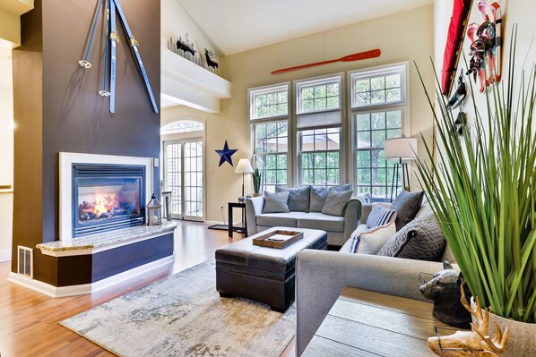 Smart TV, fireplace -  BigBoulder TwnHome for 14, Ski/Tube just 1/4mile!! (Lake Harmony)