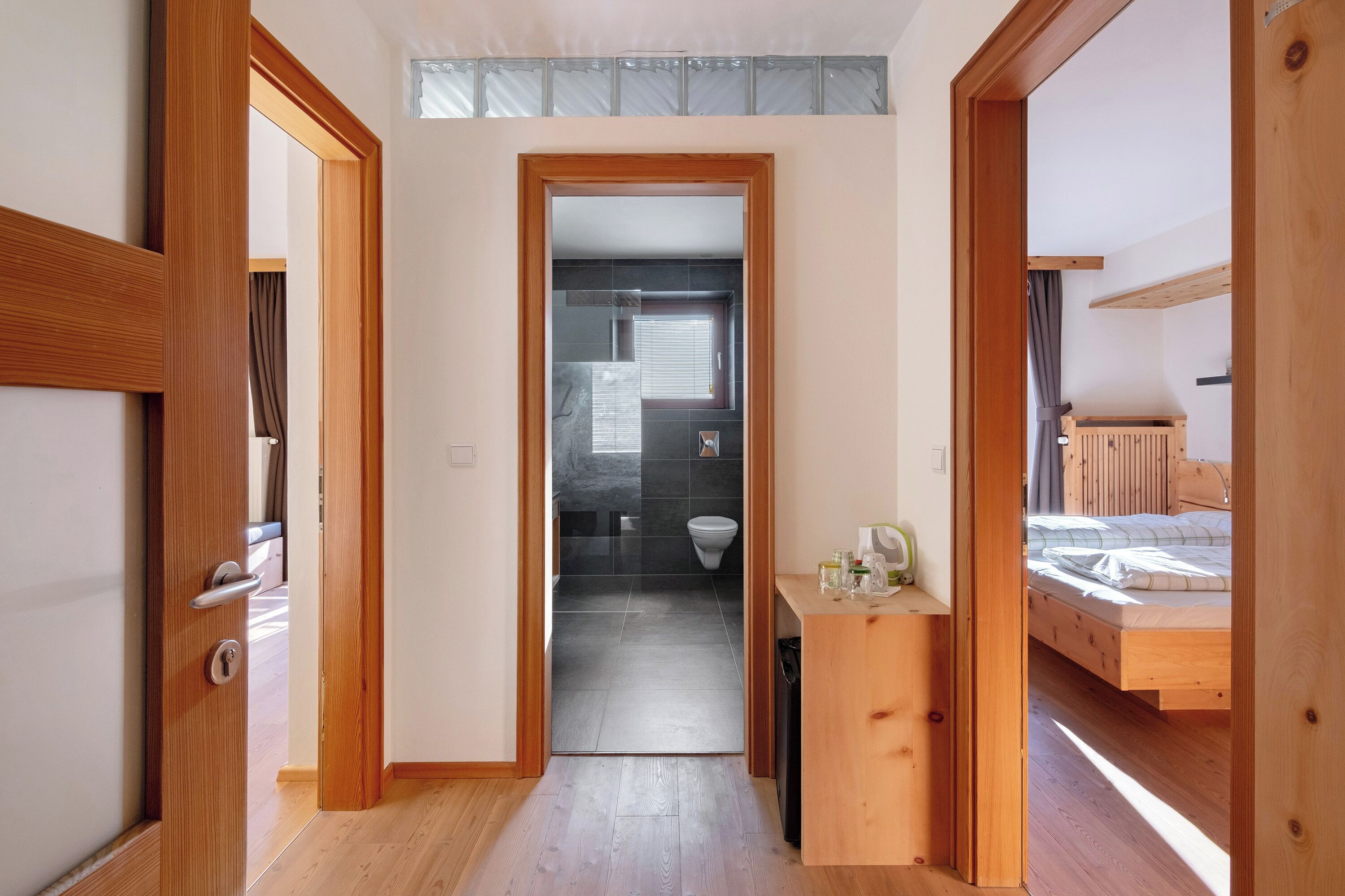 1 camera, Wi-Fi gratuito, lenzuola