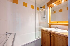 Ducha y secador de pelo