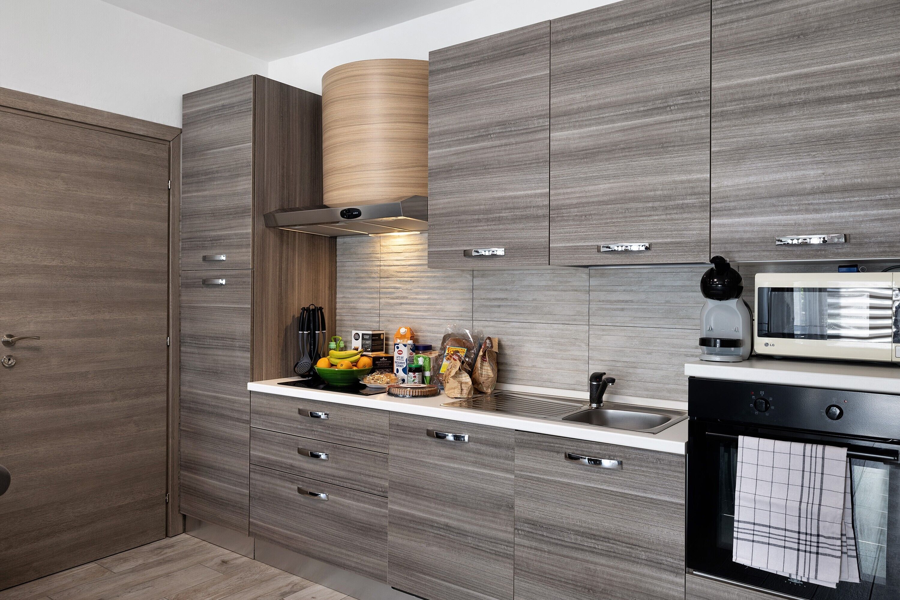 Dishwasher, coffee/tea maker