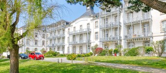 Apartment 'Face Piscine Et Mer 4p' with Sea View, Shared Pool and Private Terrace