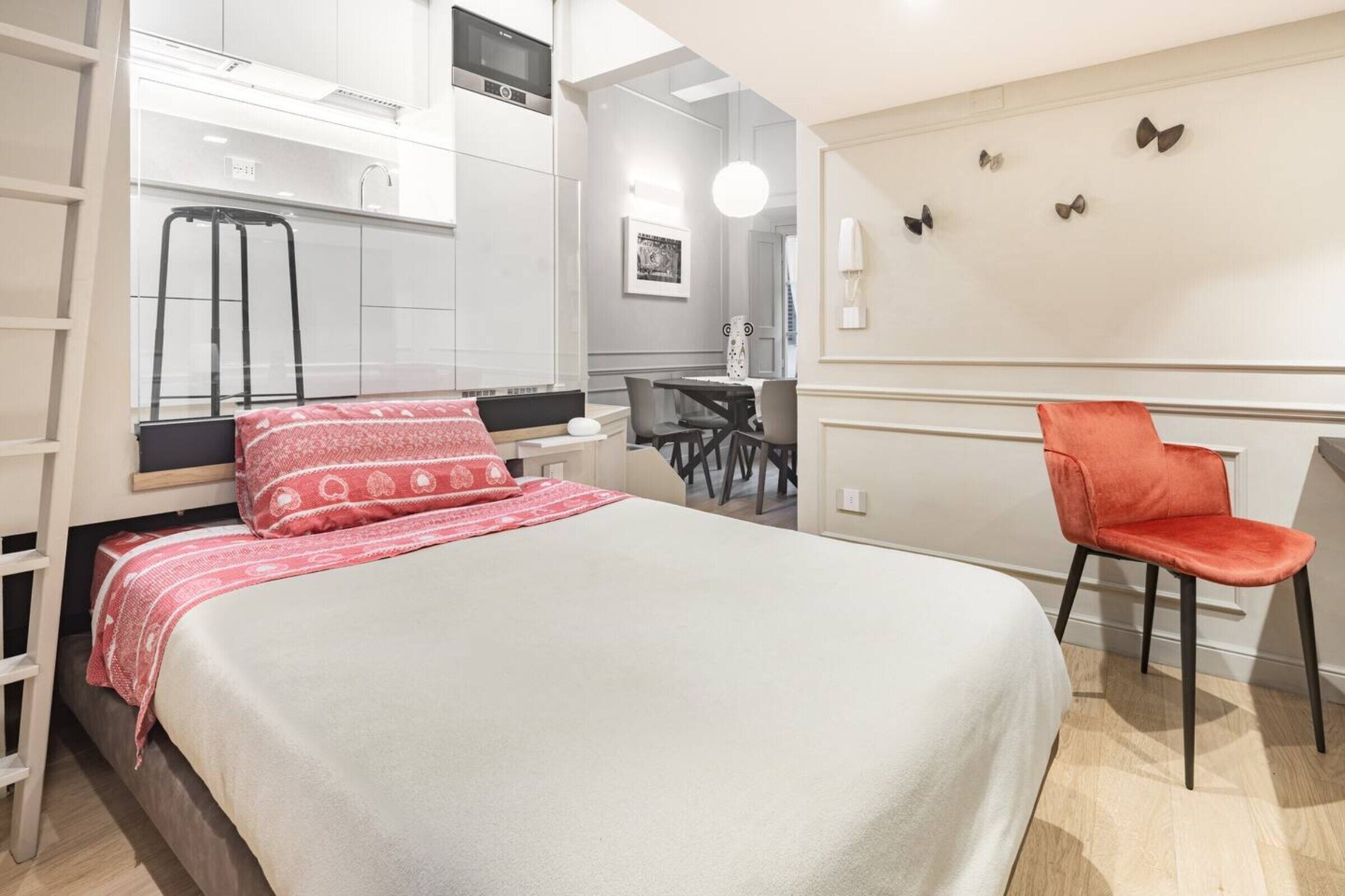 Iron/ironing board, free WiFi, bed sheets