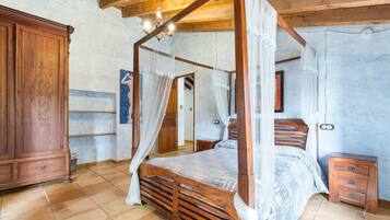 10 habitaciones, tabla de planchar con plancha y wifi gratis