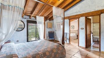 10 bedrooms, iron/ironing board, free WiFi, bed sheets