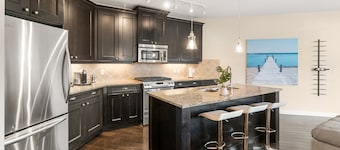Lakeside View, Spacious 3-bedroom condo @ Barona Beach Resort in West Kelowna.