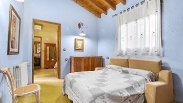 5 Schlafzimmer, Bügeleisen/Bügelbrett, kostenloses WLAN, Bettwäsche