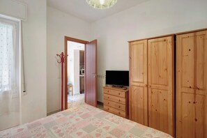 1 Schlafzimmer, Bügeleisen/Bügelbrett