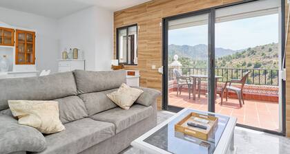 Apartment 'Axarquía 13' with Sea View, Wi-Fi and Air Conditioning