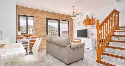 Apartment 'Axarquía 13' with Sea View, Wi-Fi and Air Conditioning