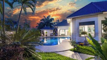 6 bedrooms, in-room safe, free WiFi, bed sheets