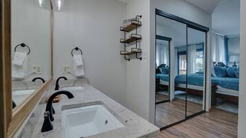 3 habitaciones, tabla de planchar con plancha y wifi gratis