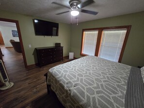 3 bedrooms, in-room safe, iron/ironing board, free WiFi