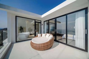 Luxury Twin Room, Sea View | Terrace/patio