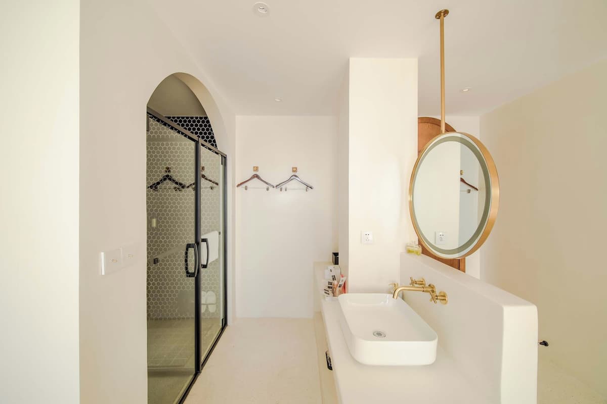 Superior-Doppelzimmer, Meerblick | Badezimmer | Badewanne und Dusche (separat), kostenlose Toilettenartikel