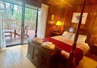 Quiet & Cozy Room in a SPA Environment