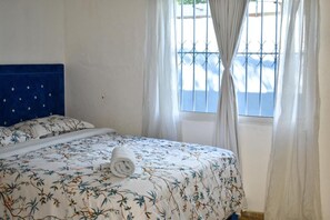4 slaapkamers, een strijkplank/strijkijzer, wifi, beddengoed