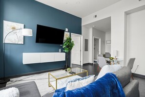 Deluxe Apartment, Non Smoking | Living area | 40-inch Smart TV with digital channels - CozySuites - Press House  (Pittsburgh)