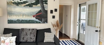 5 min to the beach! Sun filled cottage in Turkey Point