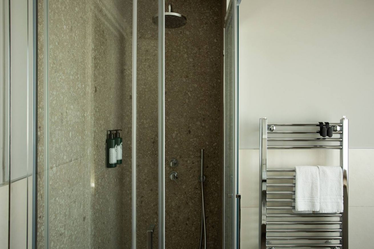 Doccia, asciugacapelli, bidet