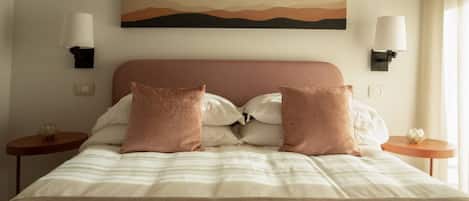 3 bedrooms, travel crib, WiFi, bed sheets