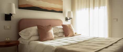 3 bedrooms, travel cot, WiFi, bed sheets