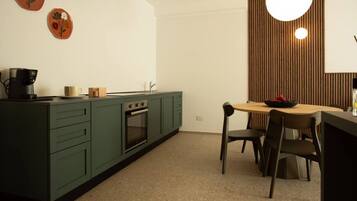 Kühlschrank, Ofen, Herdplatte, Geschirrspüler