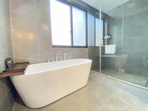 Signature Double Room | Bathroom - Lin an Hot Spring Story Family Homestay (Hangzhou)